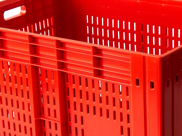 Rote Palettenbox, eine sehr helle und auffällige Farbe für alle Arten von Anwendungen und Industrien.